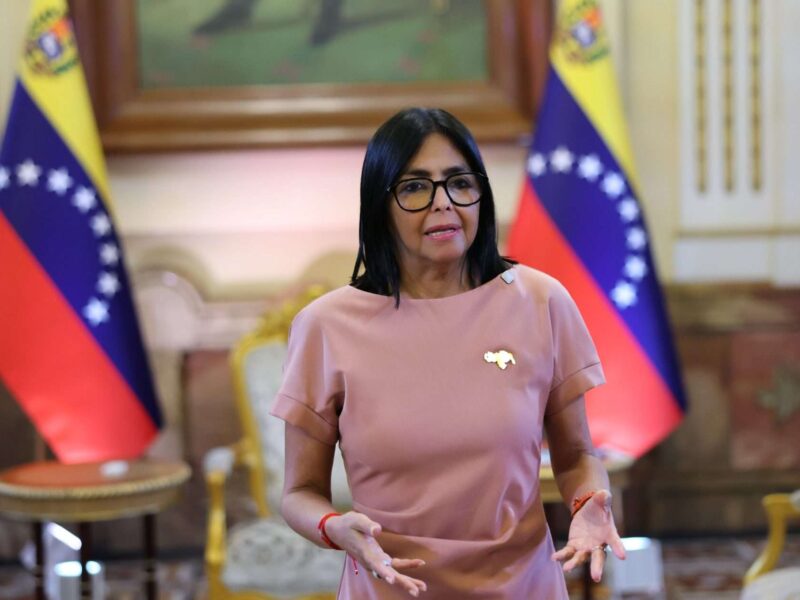 Jefa de Estado: diálogo económico ha permitido suscribir 61 contratos en hidrocarburos