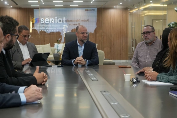 Alianza entre Seniat y Sudeban impulsará intercambio de información para fortalecer la recaudación tributaria