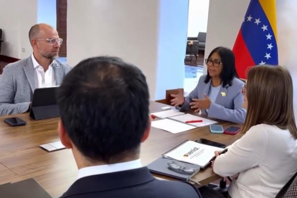 Delcy Rodríguez suspende uso obligatorio de máquinas fiscales y anuncia reducción de la lista de contribuyentes especiales